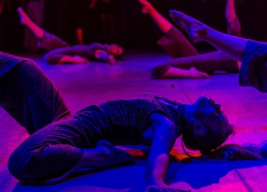 В этой статье можно помочь читателям разобраться в разнообразии стилей современного танца, таких как хип-хоп, контемп...